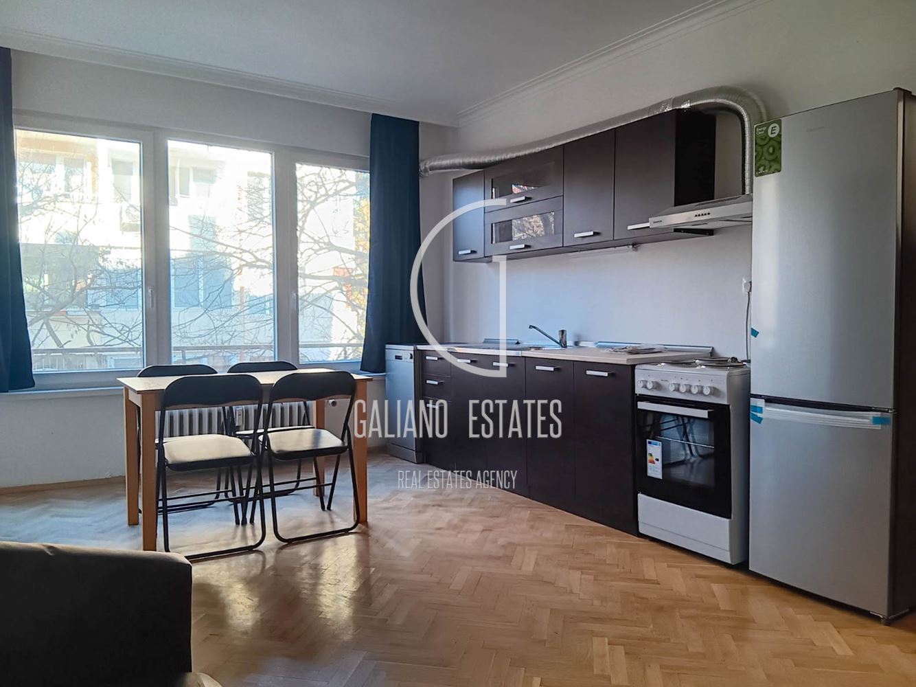 Четиристаен апартамент кв. Медицинска академия - 0