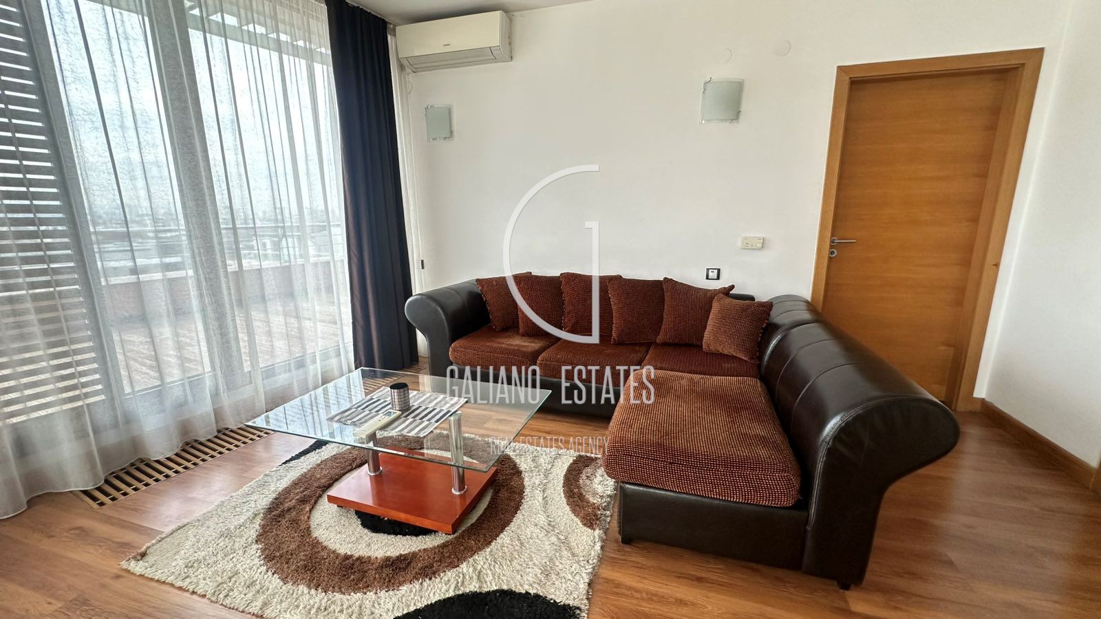 Двустаен апартамент в комплекс" Силвър Сити" - 0