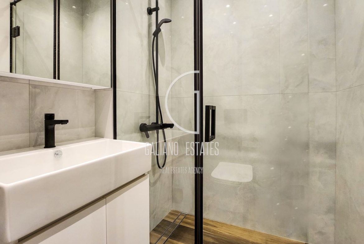 Ексклузивен дизайнерски пентхаус с панорамна тераса в кв. Изток - 0