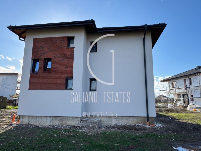 Еднофамилна къща в гр. Костинборд - 0