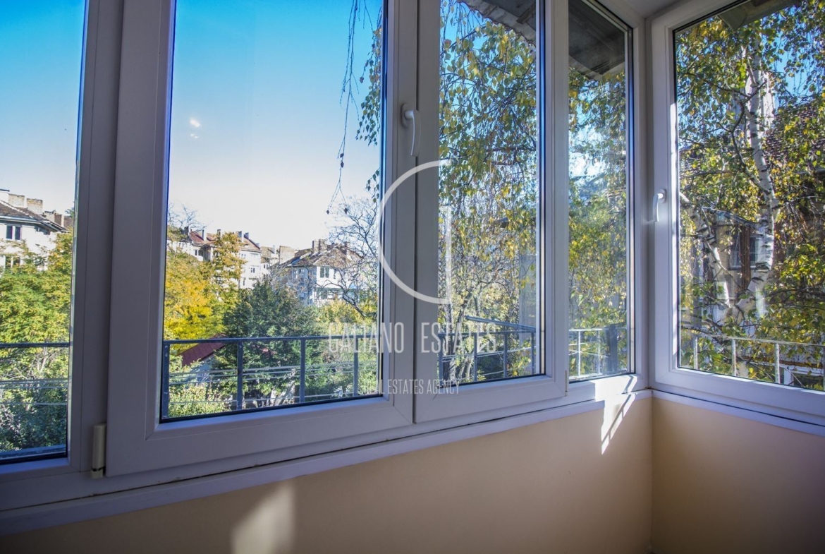 Уютен тристаен апартамент до ул. Любен Каравелов - 0