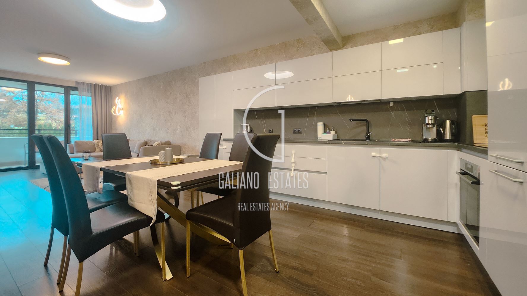 Четиристаен апартамент в затворен комплекс в местност Камбаните - 0