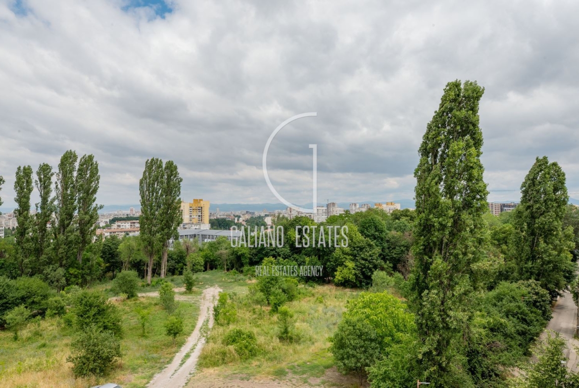 Мезонет с прекрасни тераси до парк - 0