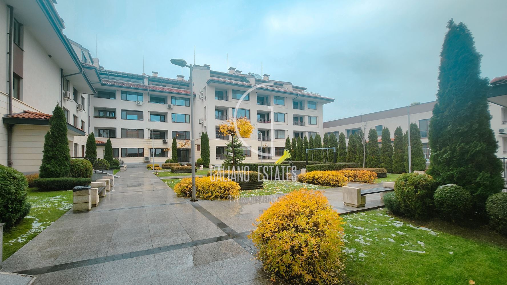 Четиристаен апартамент в затворен комплекс в местност Камбаните - 0