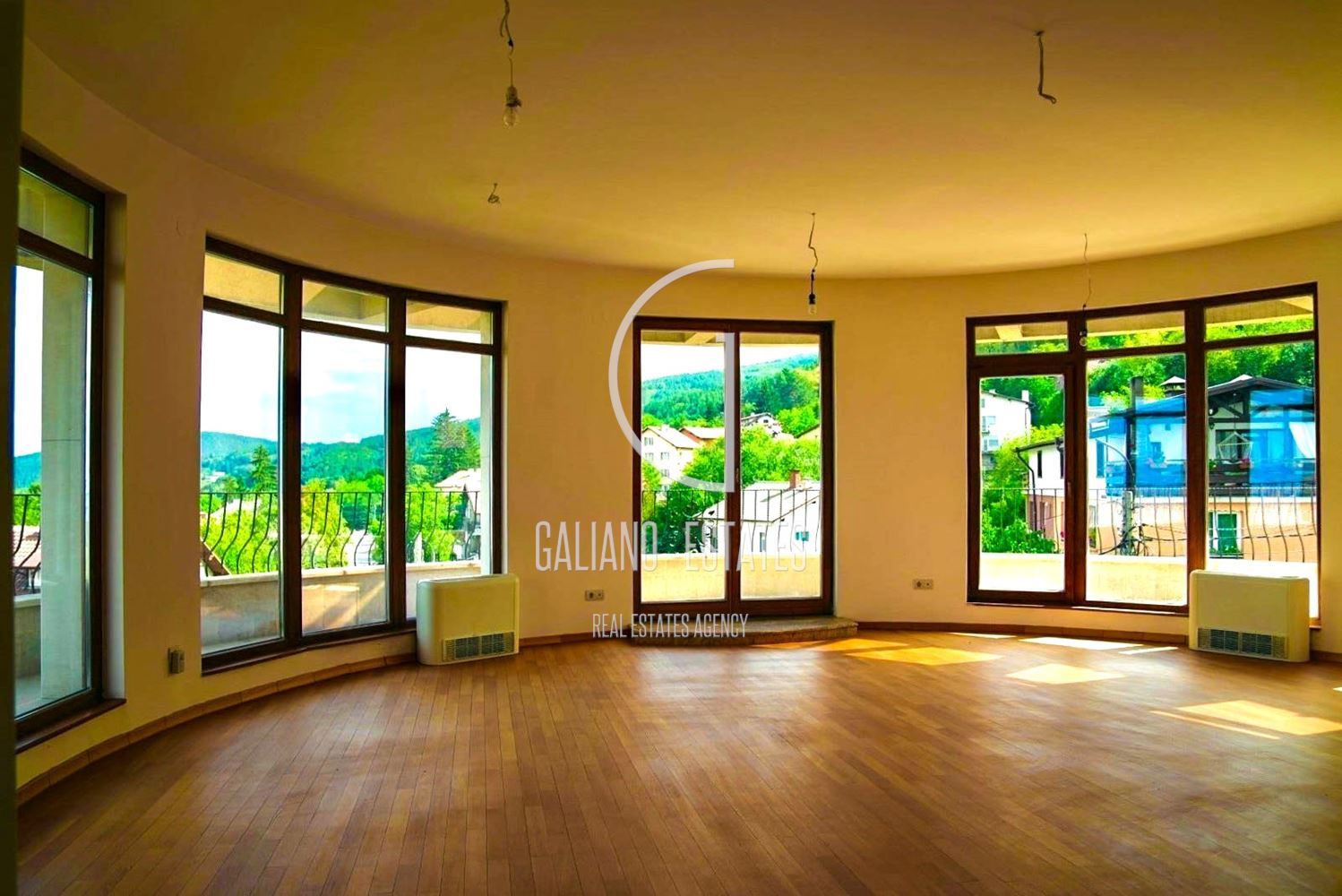 Просторна фамилна къща с функционално разпределение в кв. Симеоново - 0