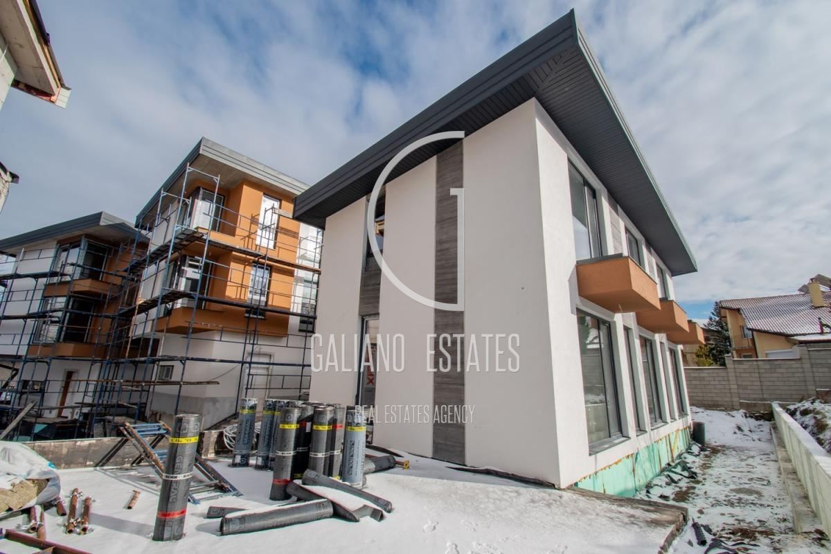 Еднофамилна къща в затворен комплекс със зашеметяваща гледка-0 Еднофамилна къща в затворен комплекс със зашеметяваща гледка - 0