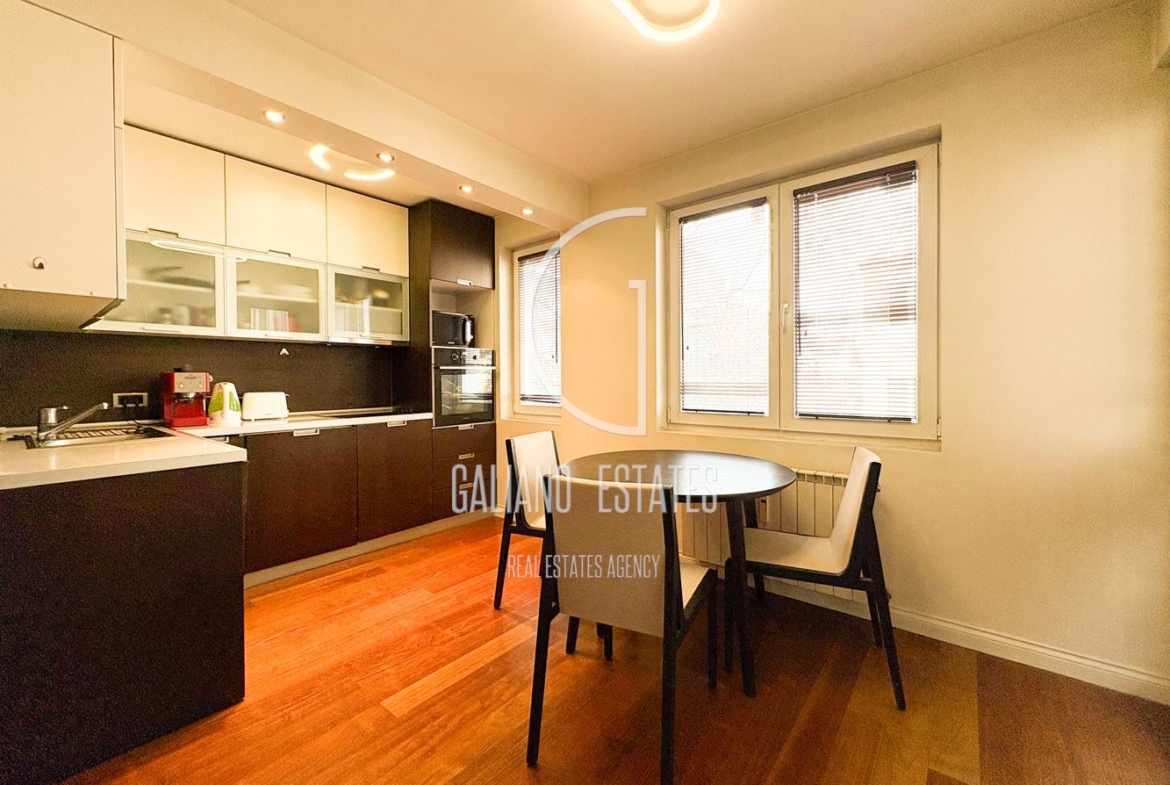 Прекрасен апартамент до Софийски университет - 0