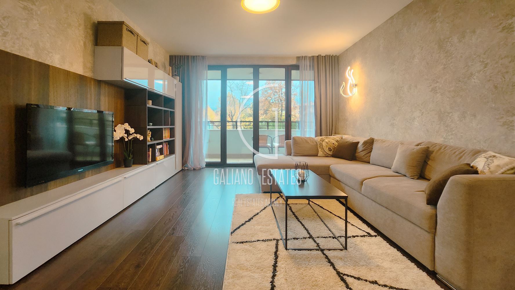 Четиристаен апартамент в затворен комплекс в местност Камбаните - 0