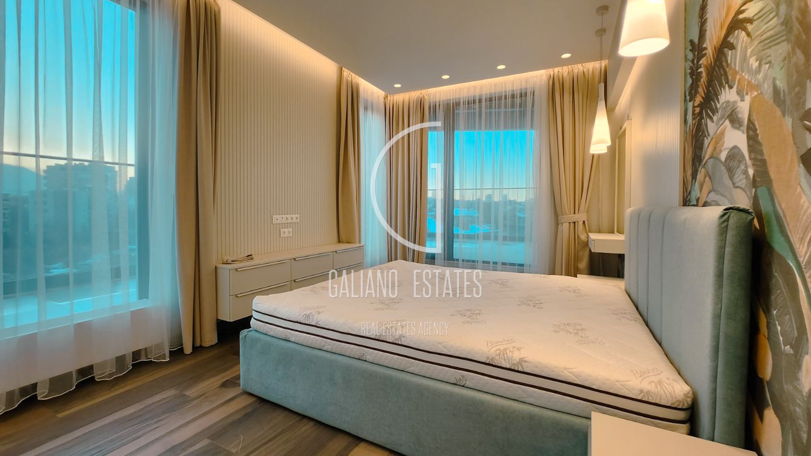 Ексклузивен дизайнерски пентхаус с панорамна тераса в кв. Изток - 0