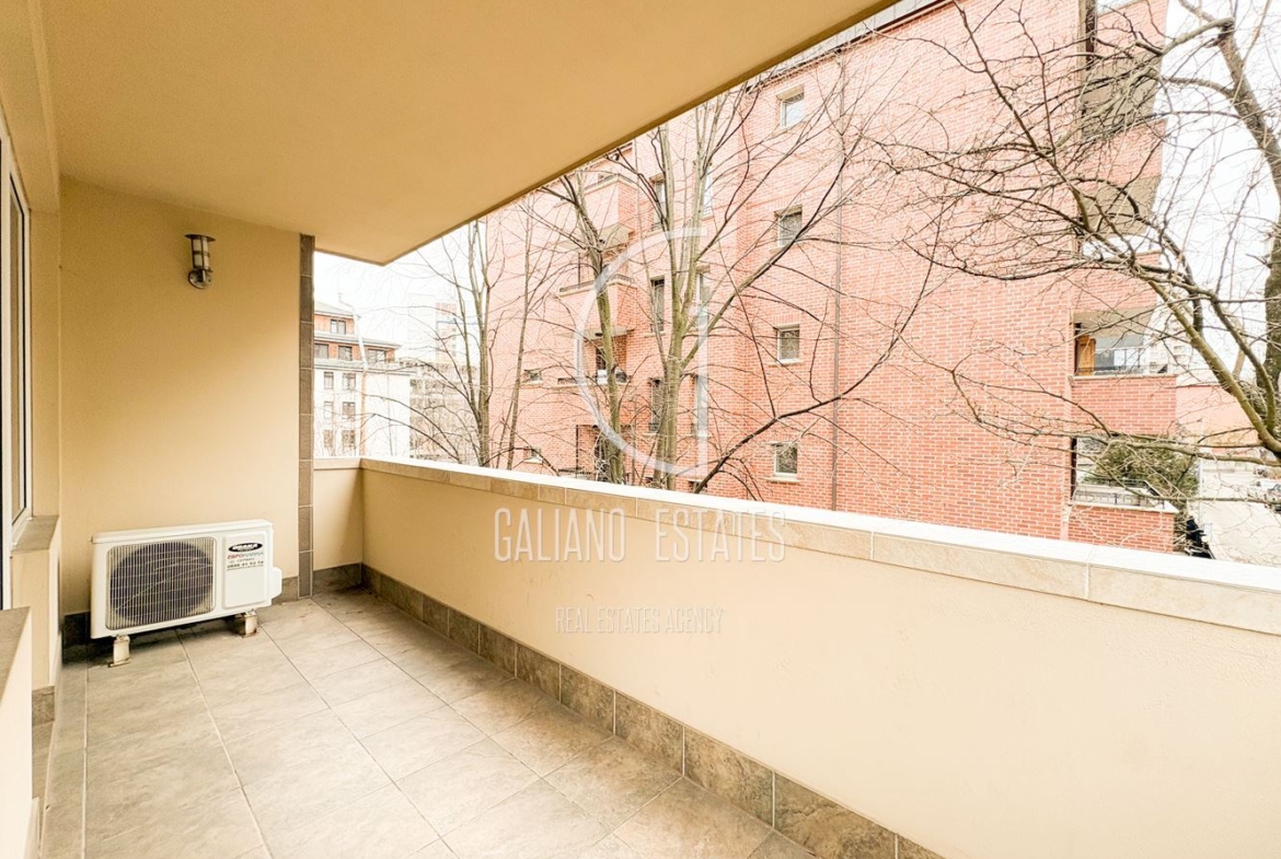 Просторен, светъл офис до метростанция Жулио Кюри - 0