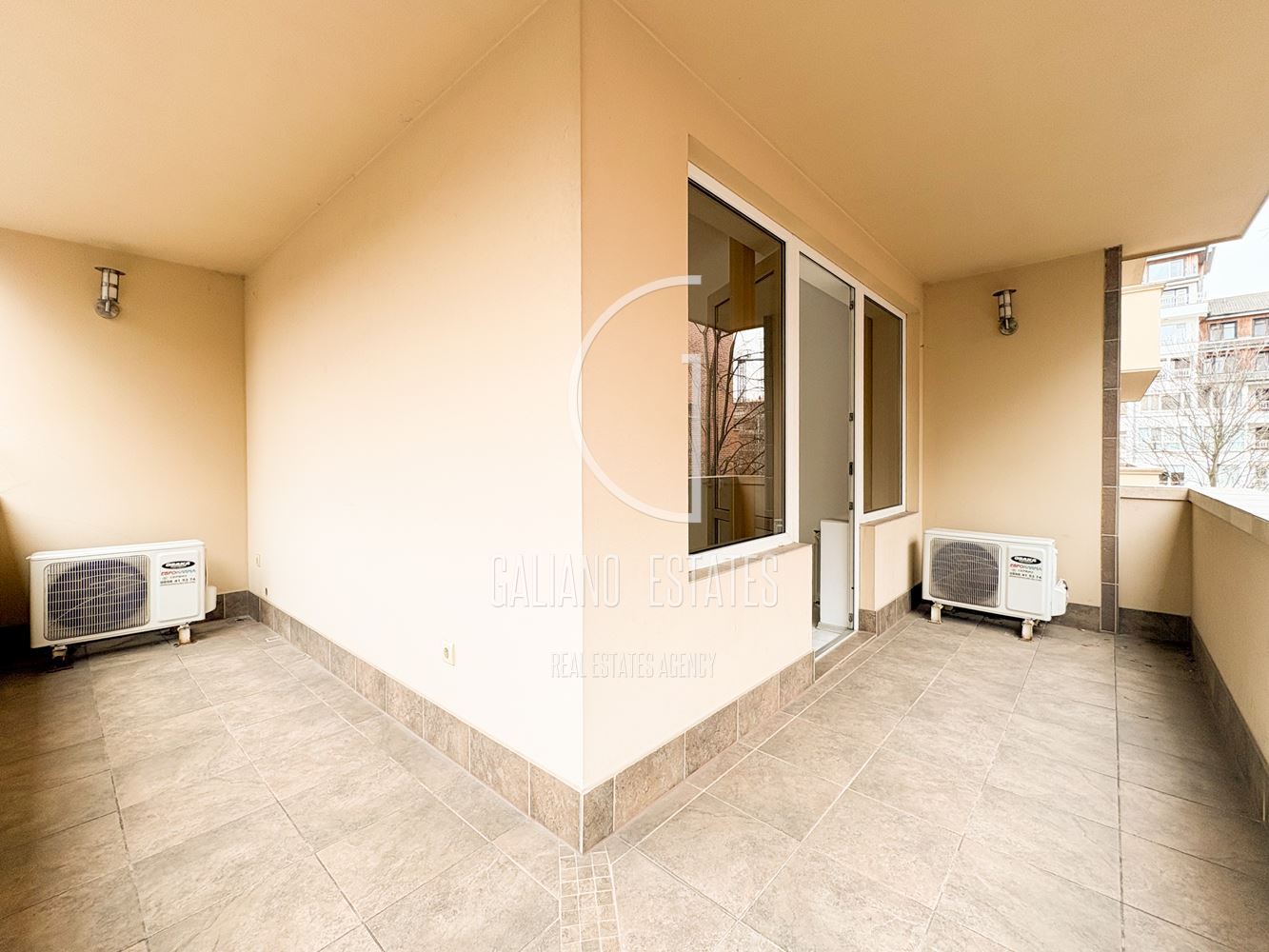 Просторен, светъл офис до метростанция Жулио Кюри - 0