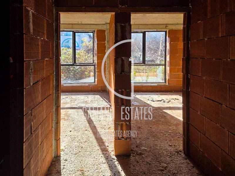 Южен тристаен апартамент в кв. Бояна - 0