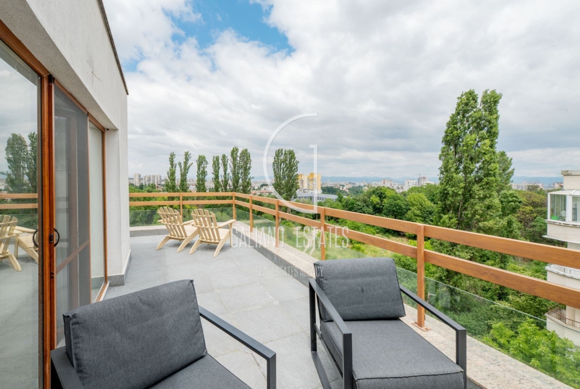 Мезонет с прекрасни тераси до парк - 0