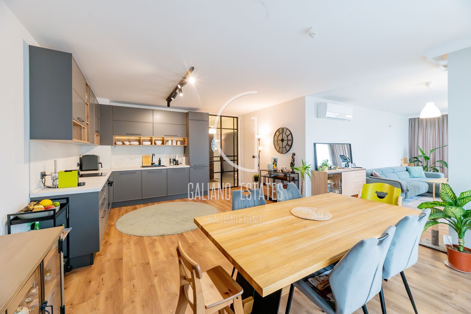 Мезонет с прекрасни тераси до парк - 0