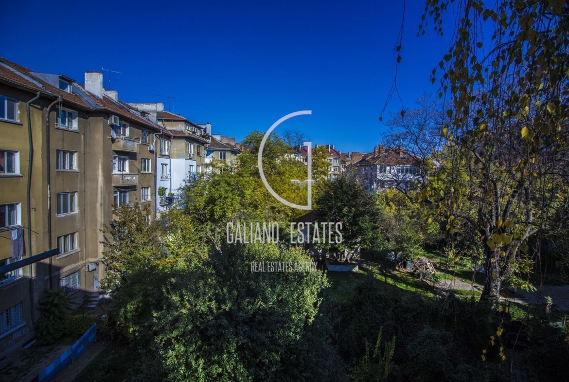 Уютен тристаен апартамент до ул. Любен Каравелов - 0