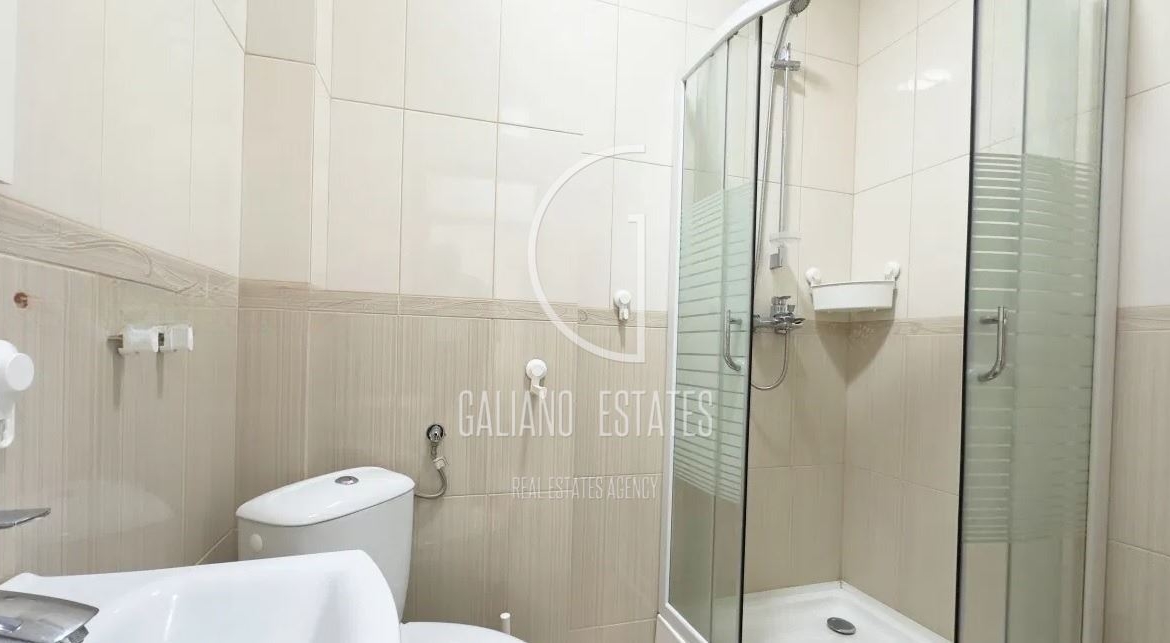 Просторен тристаен апартамент в кв. Дружба 2 - 0