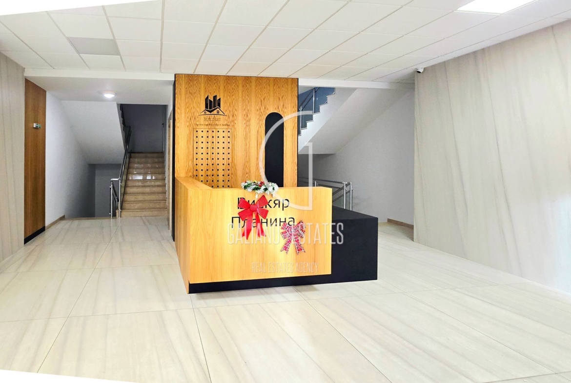 Уютен двустаен апартамент до метростанция Джеймс Баучер - 0