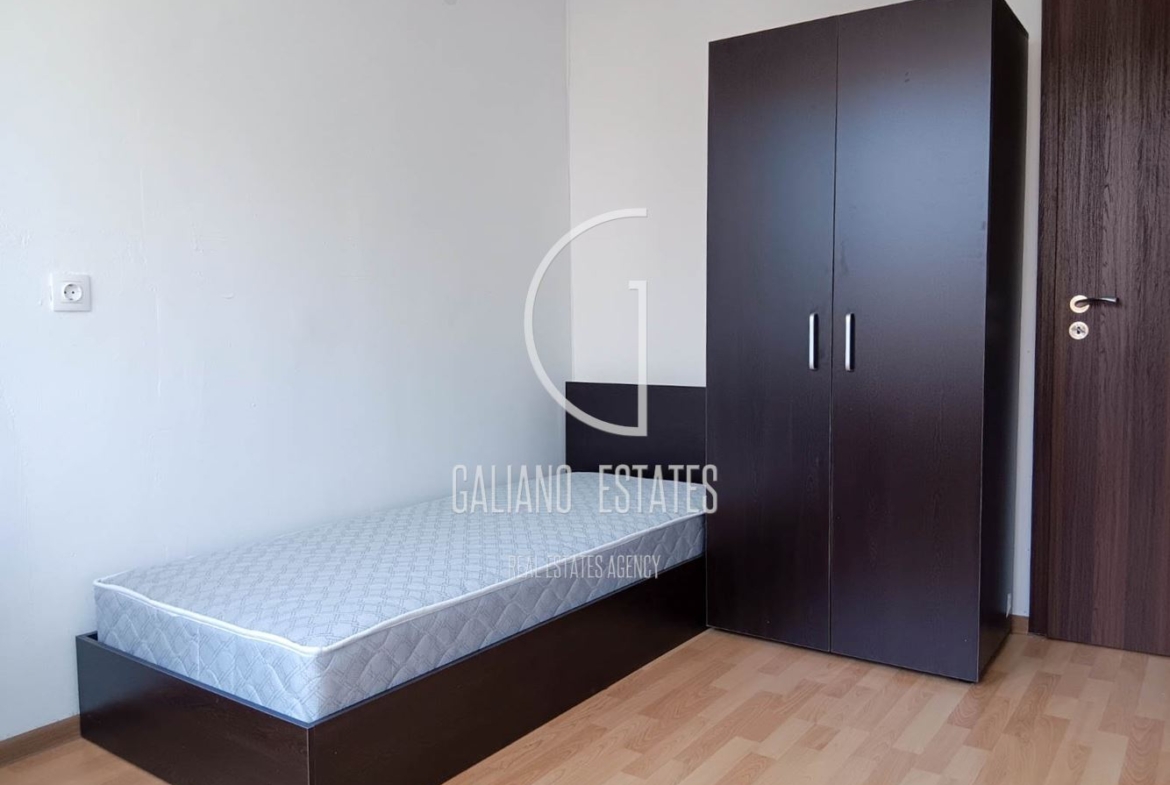 Четиристаен апартамент кв. Медицинска академия - 0