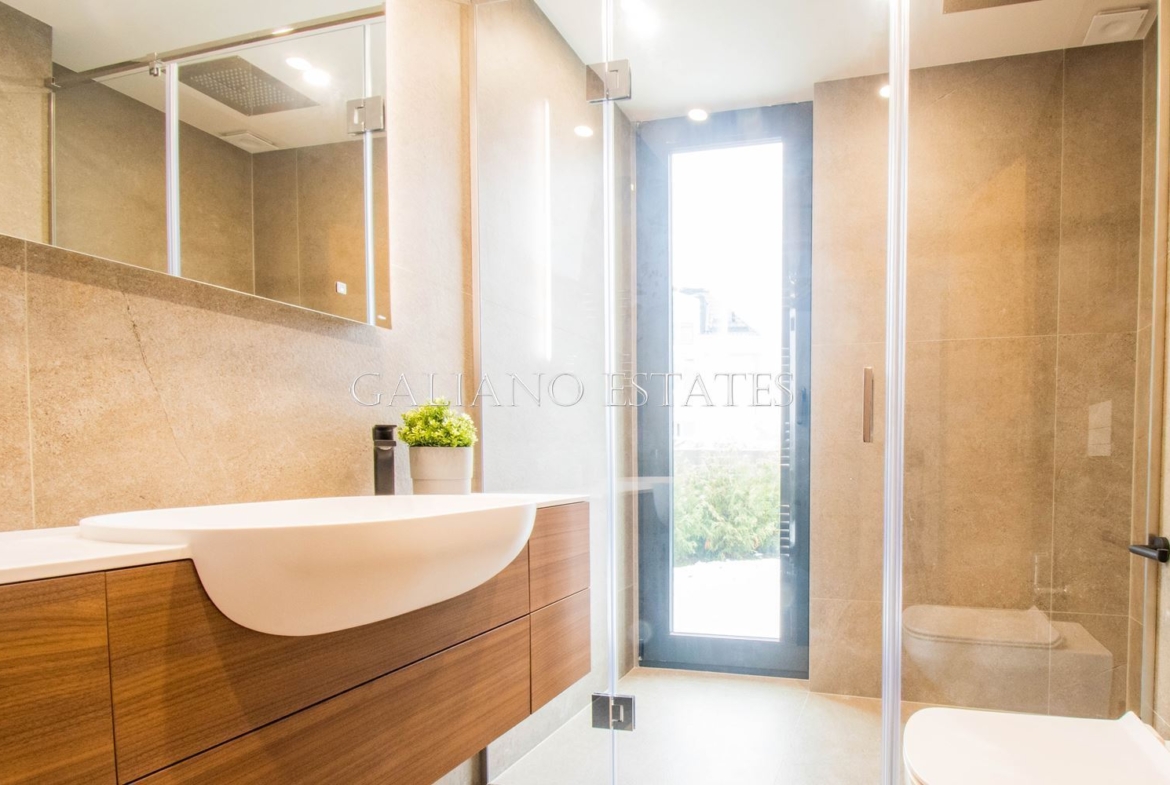 Модерен обзаведен апартамент с 3 спални и двор – 203 Residence - 0