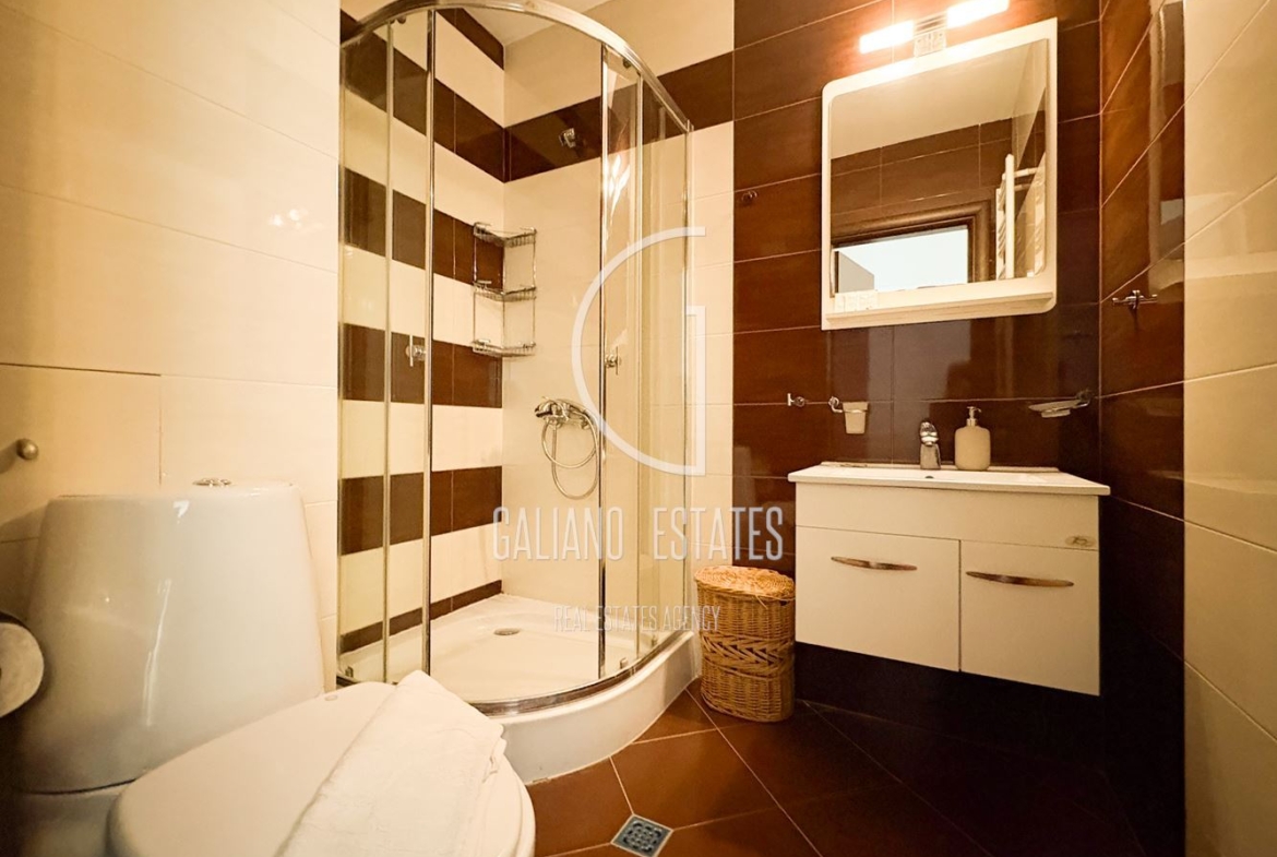 Апартамент в затворен комплекс с прекрасни тераси - 0