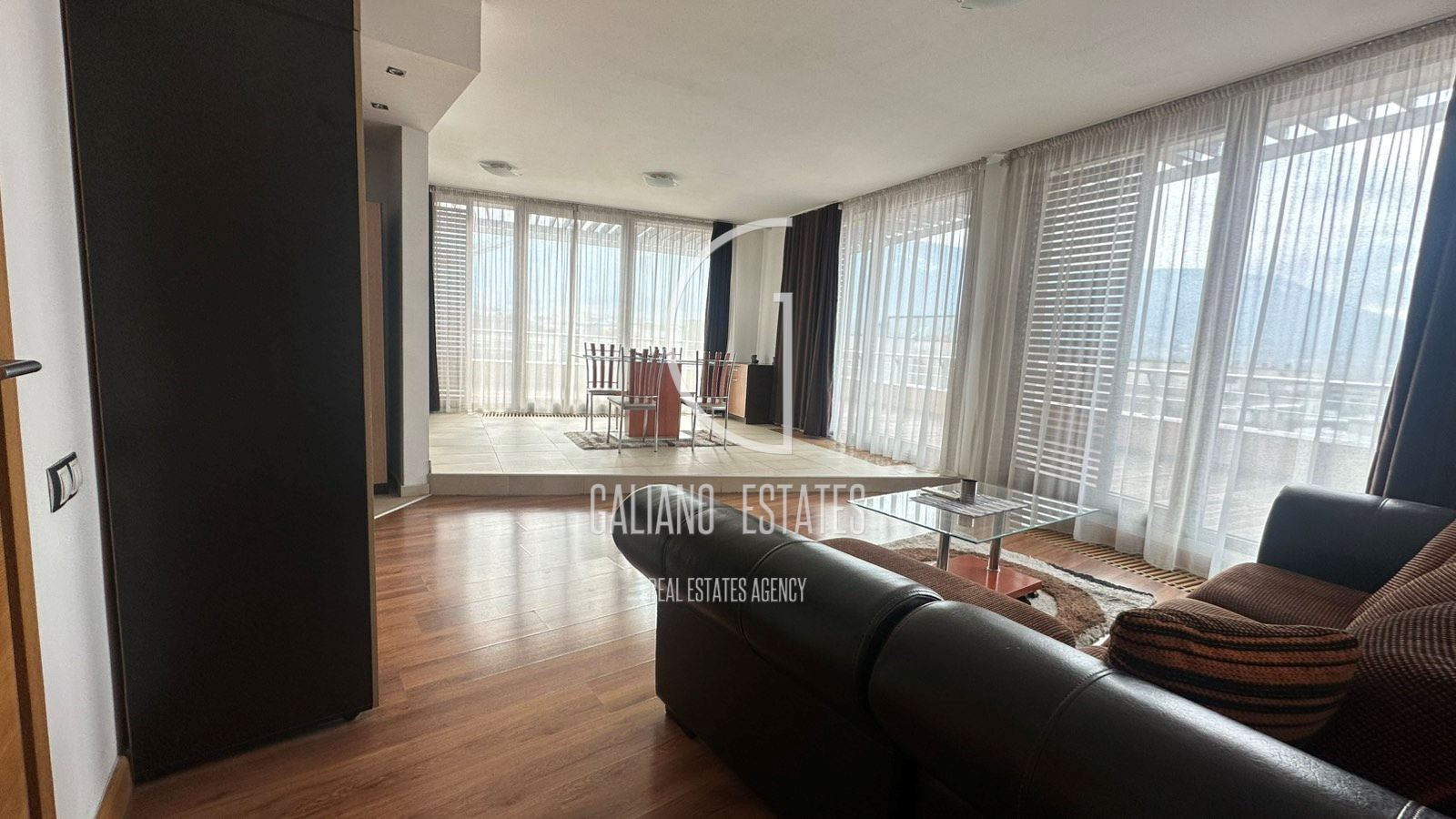 Двустаен апартамент в комплекс" Силвър Сити" - 0