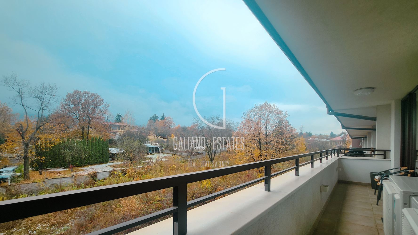 Четиристаен апартамент в затворен комплекс в местност Камбаните - 0