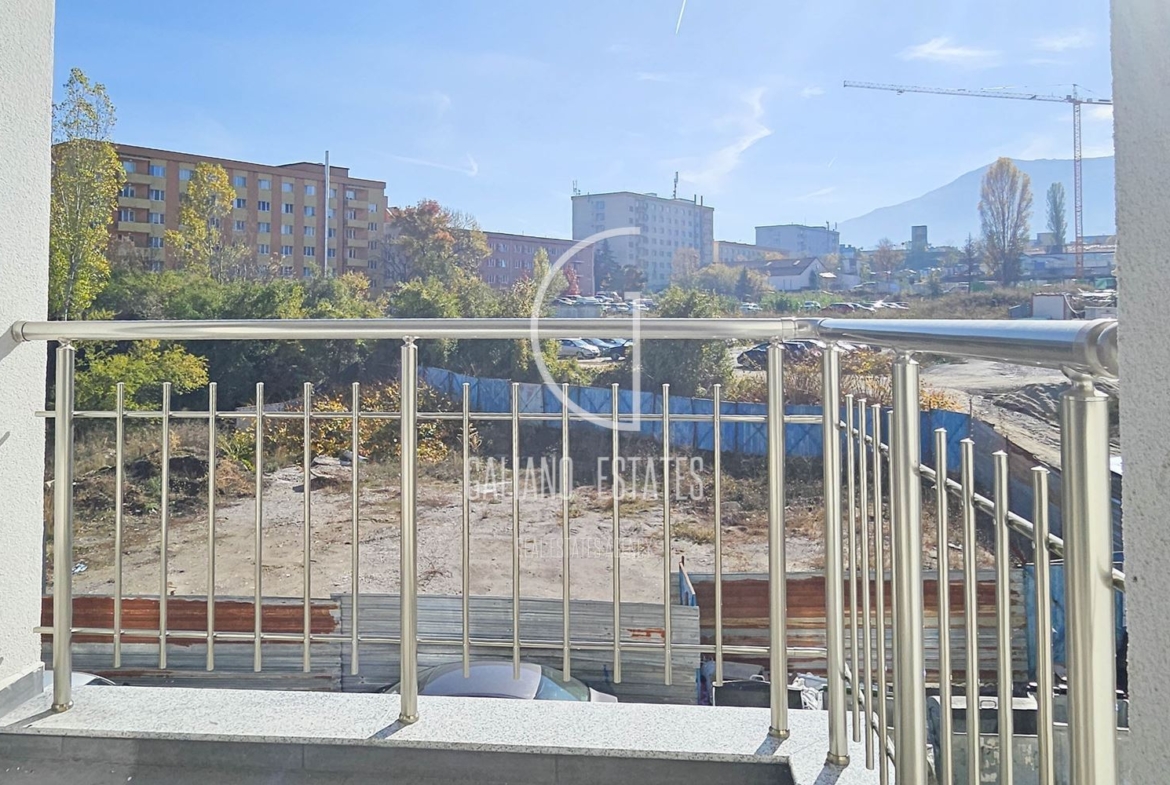 Просторен тристаен апартамен в кв. Овча Купел - 0