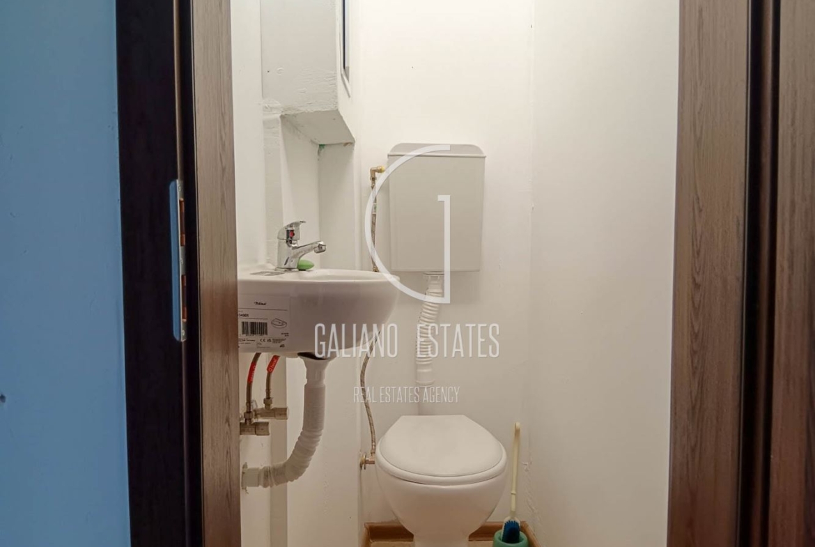 Четиристаен апартамент кв. Медицинска академия - 0