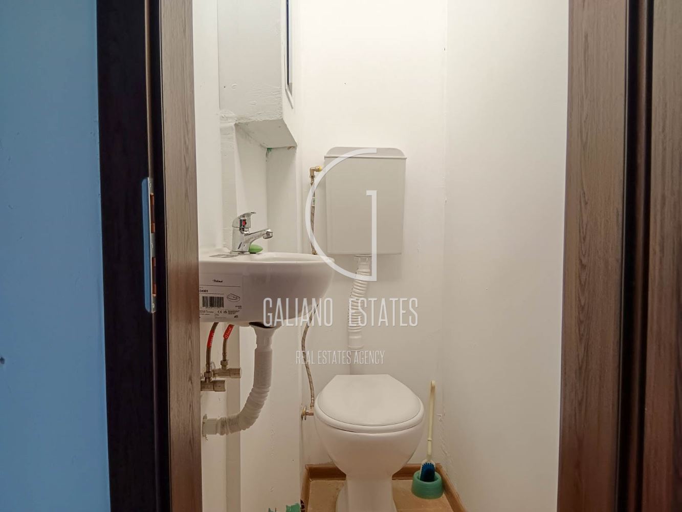 Четиристаен апартамент кв. Медицинска академия - 0