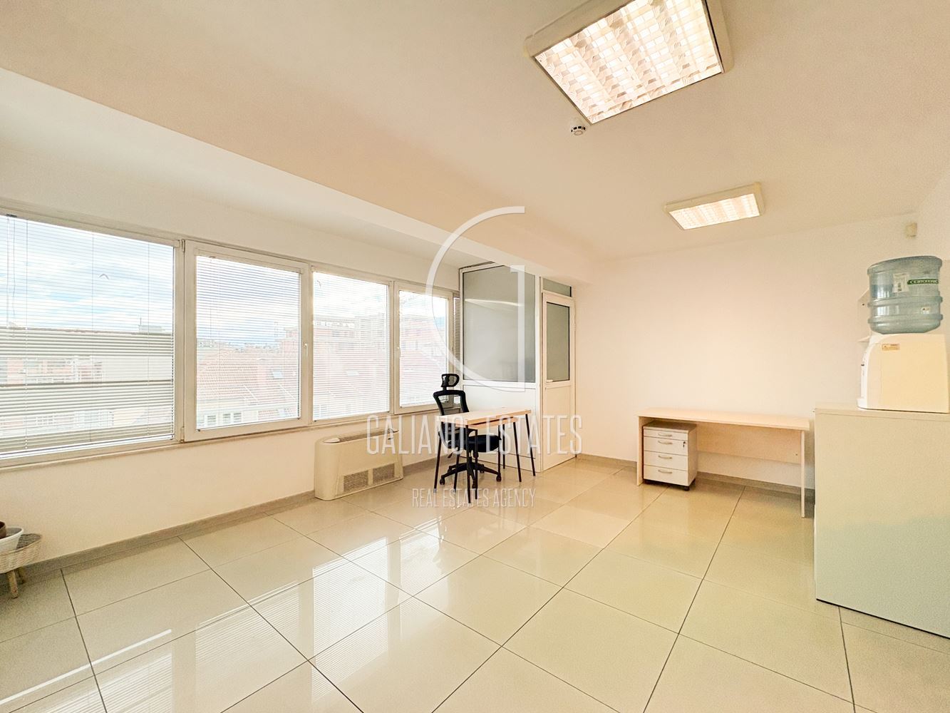 Офис в бизнес сграда, кв.Стрелбище-0 Офис в бизнес сграда, кв.Стрелбище - 0