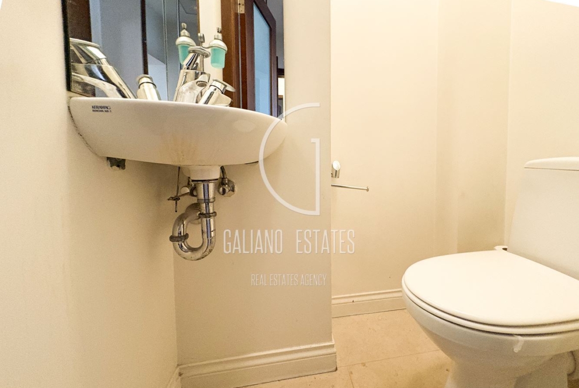 Прекрасен апартамент до Софийски университет - 0