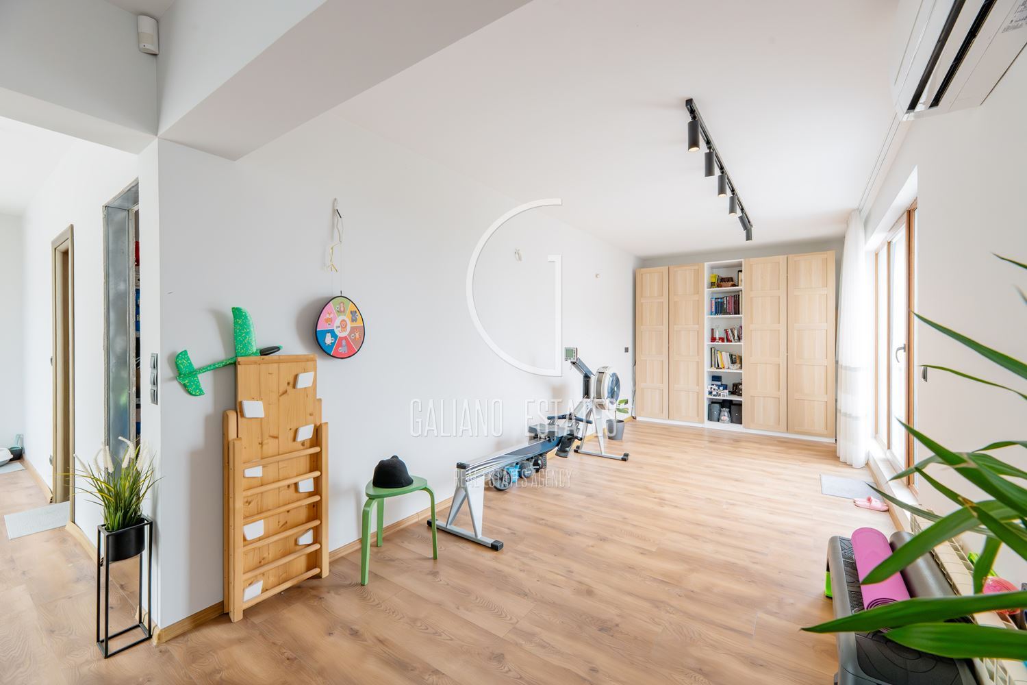 Мезонет с прекрасни тераси до парк - 0