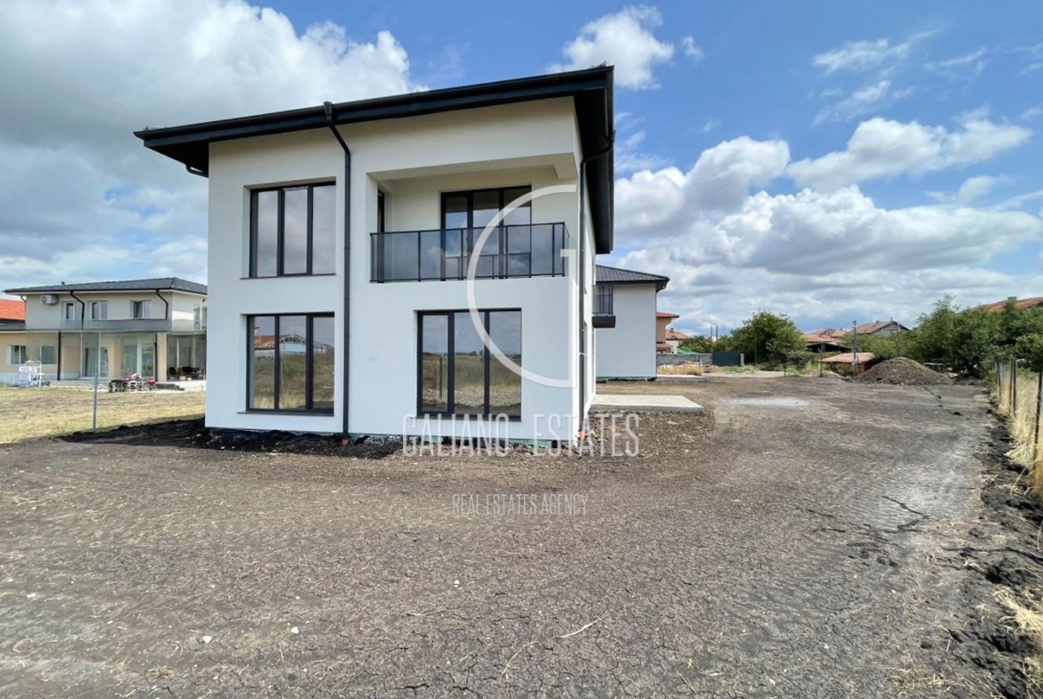 Уютна еднофамилна къща в гр. Костинброд - 0