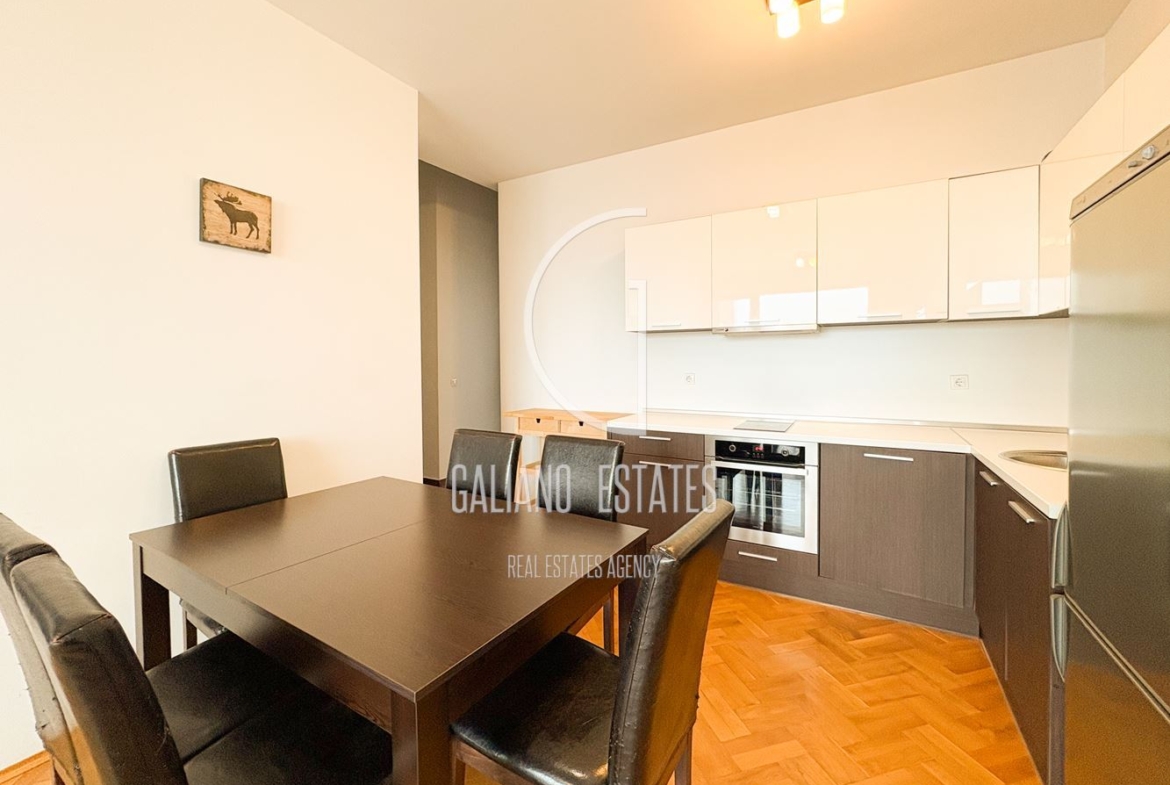 Апартамент в затворен комплекс с прекрасни тераси - 0