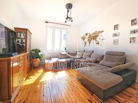 Аристократичен апартамент в идеален център - 0