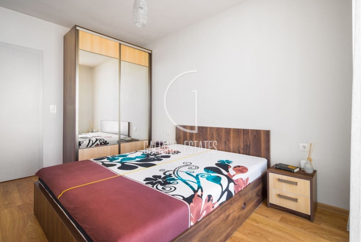 Двустаен апартамент в кв. Обеля - 0