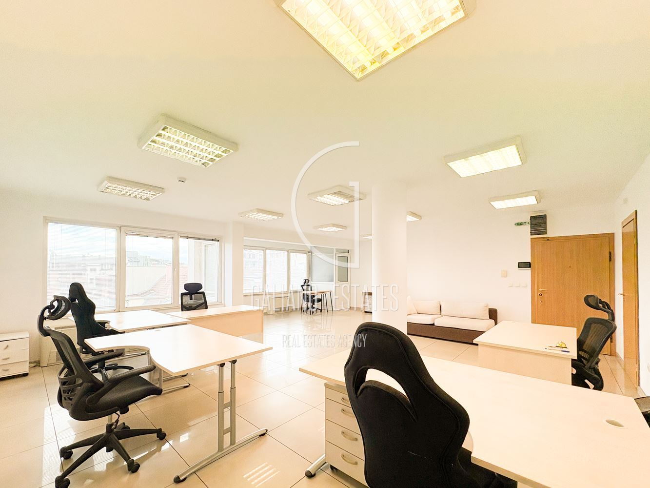 Офис в бизнес сграда, кв.Стрелбище - 0