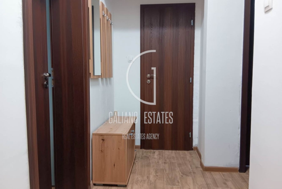 Четиристаен апартамент кв. Медицинска академия - 0