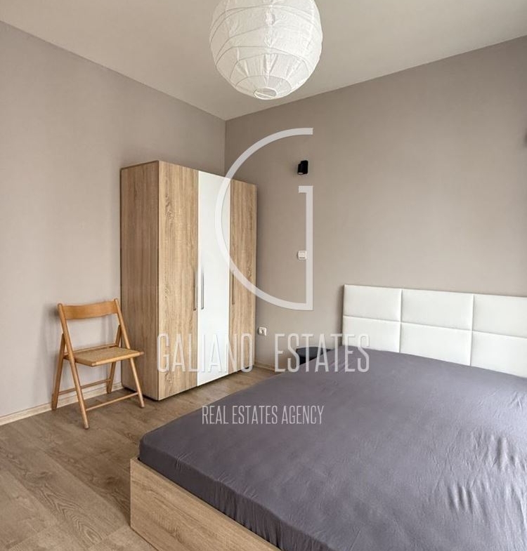 Тристаен апартамент в Студентски град - 0