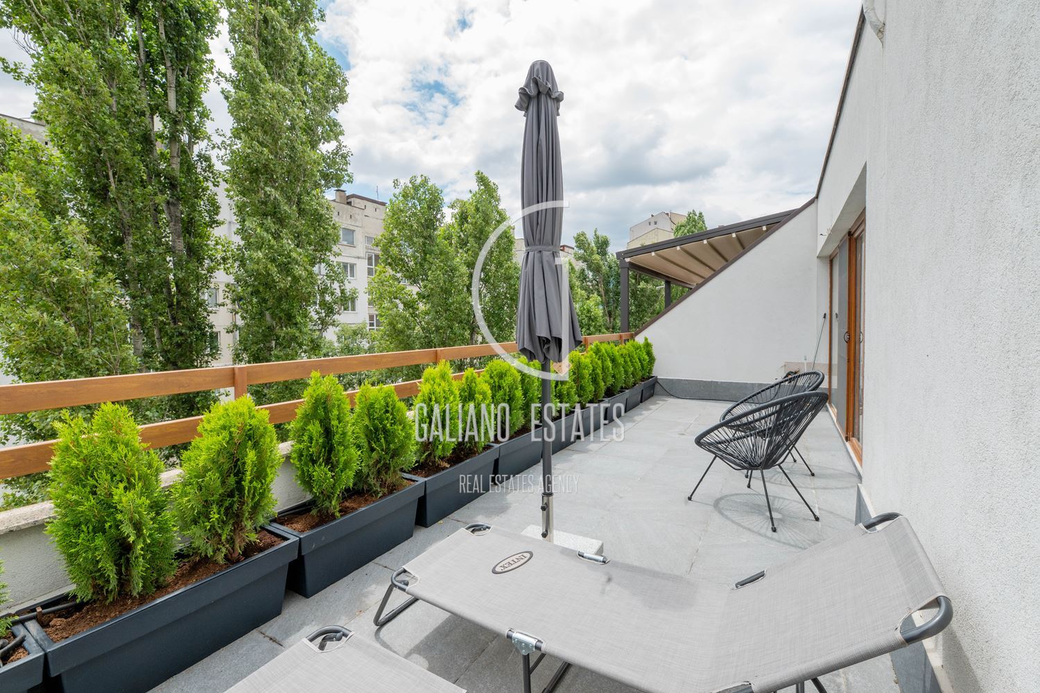 Мезонет с прекрасни тераси до парк - 0