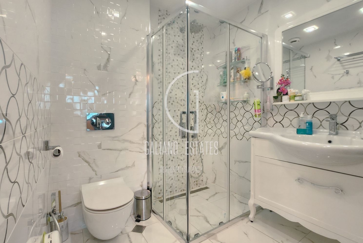 Четиристаен апартамент в затворен комплекс в местност Камбаните - 0