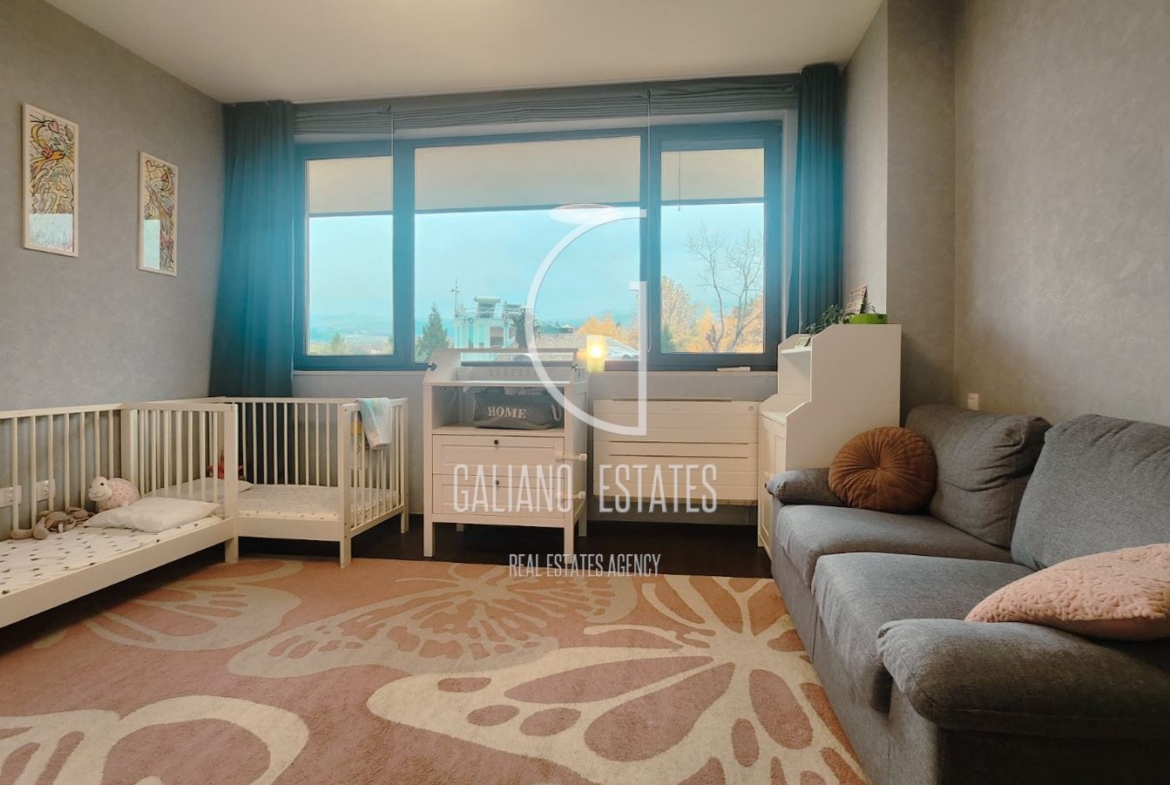 Четиристаен апартамент в затворен комплекс в местност Камбаните - 0