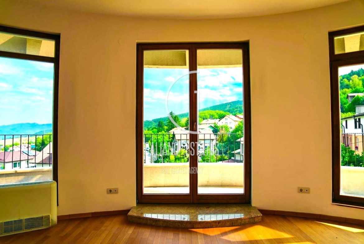 Просторна фамилна къща с функционално разпределение в кв. Симеоново - 0