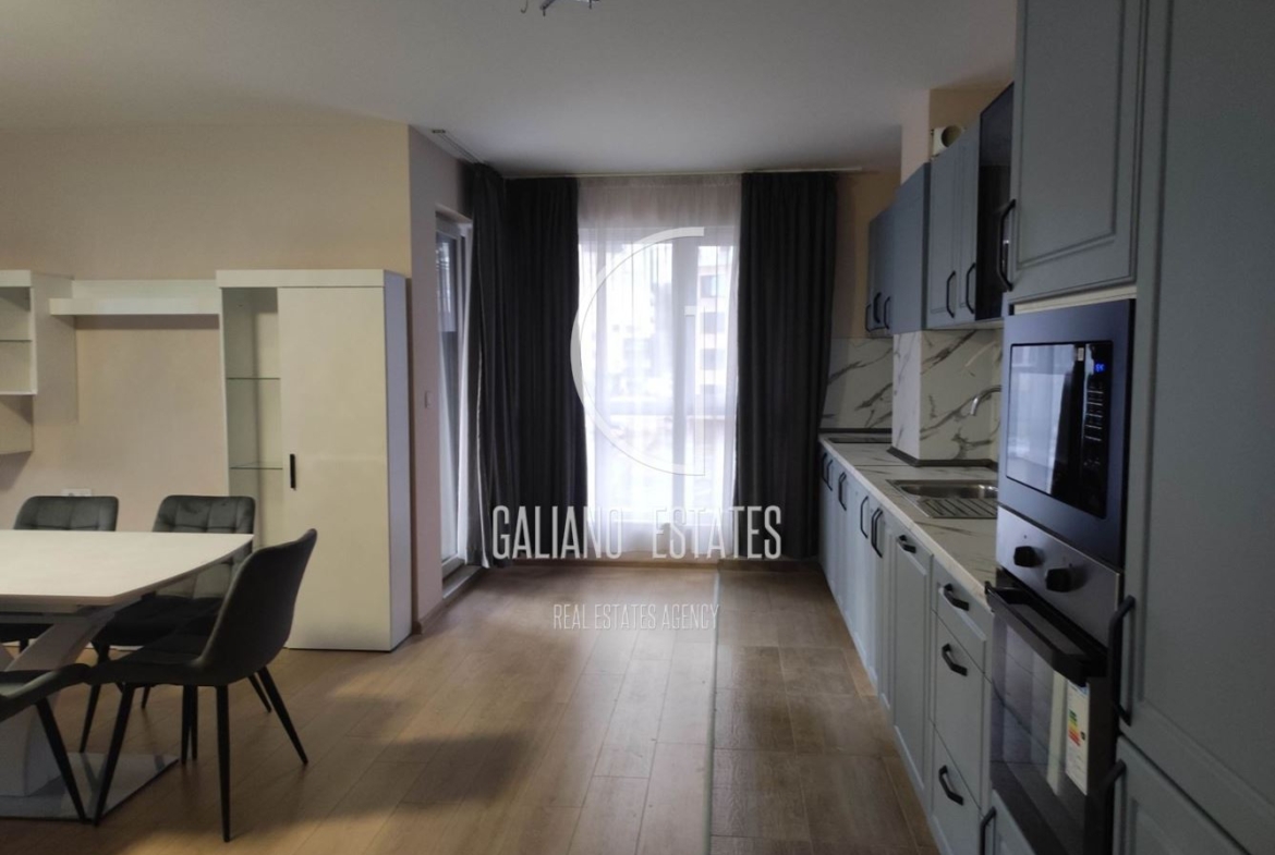 Просторен тристаен апартамент в кв. Дружба 2 - 0