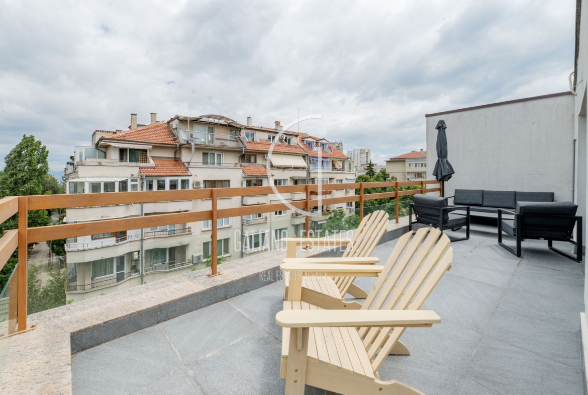 Мезонет с прекрасни тераси до парк - 0