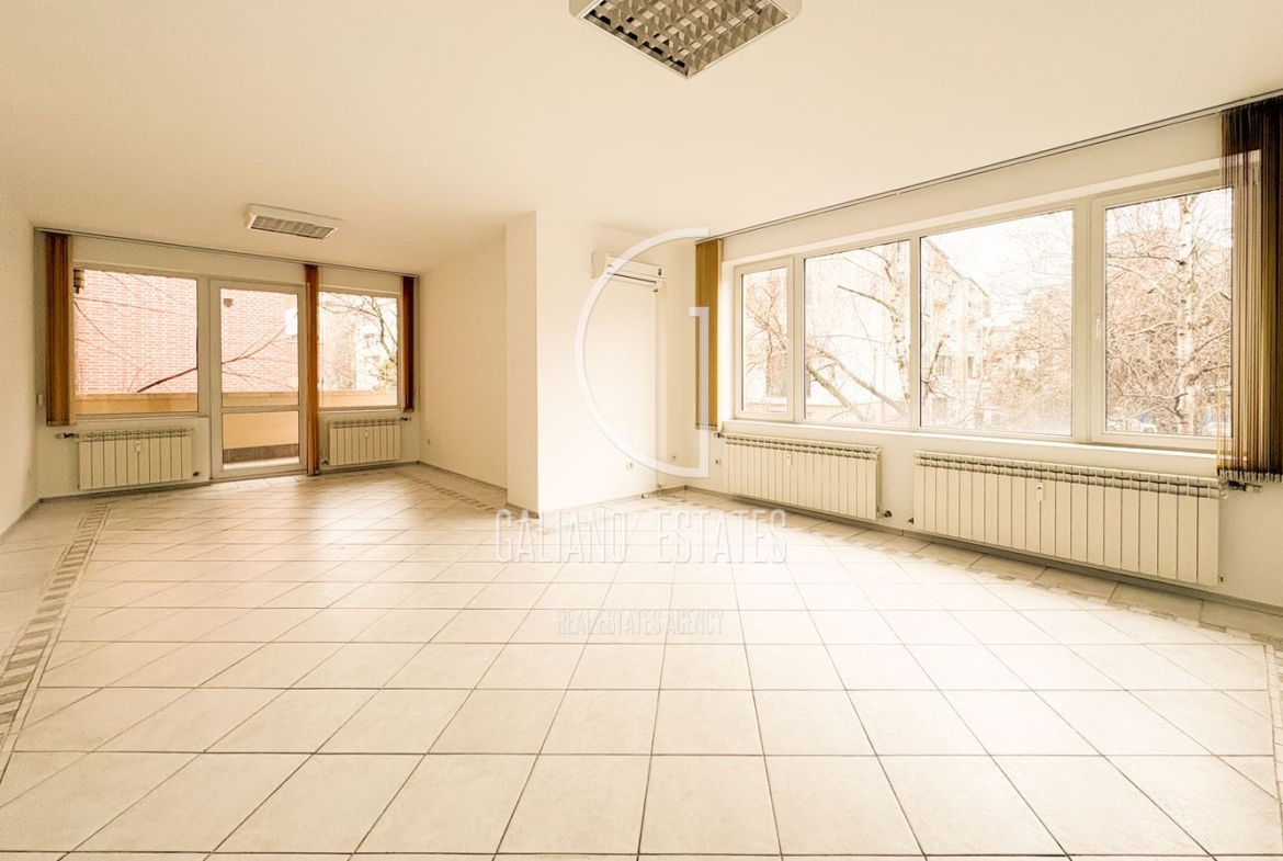 Просторен, светъл офис до метростанция Жулио Кюри - 0