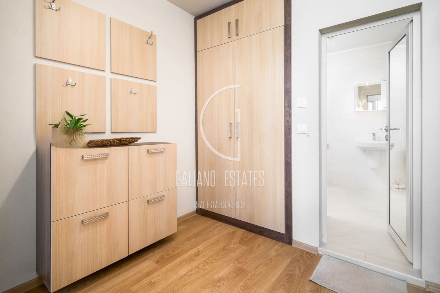 Двустаен апартамент в кв. Обеля - 0