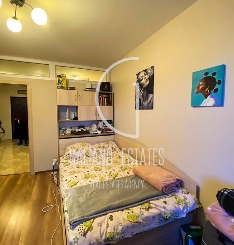 Компактен тристаен апартамент в кв. Кръстова вада - 0