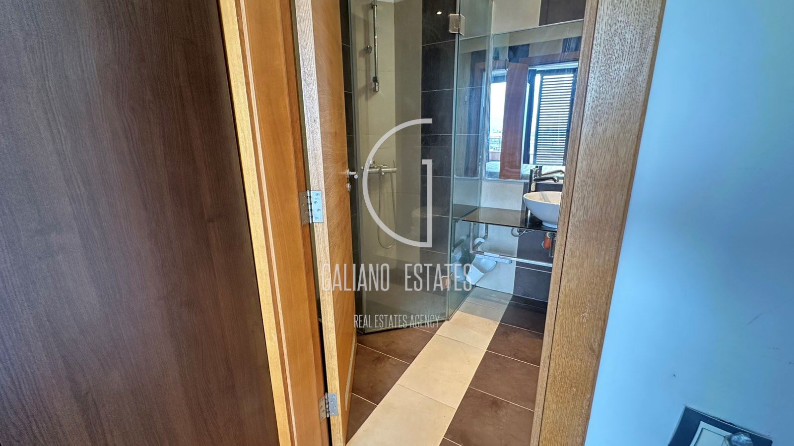 Двустаен апартамент в комплекс" Силвър Сити" - 0