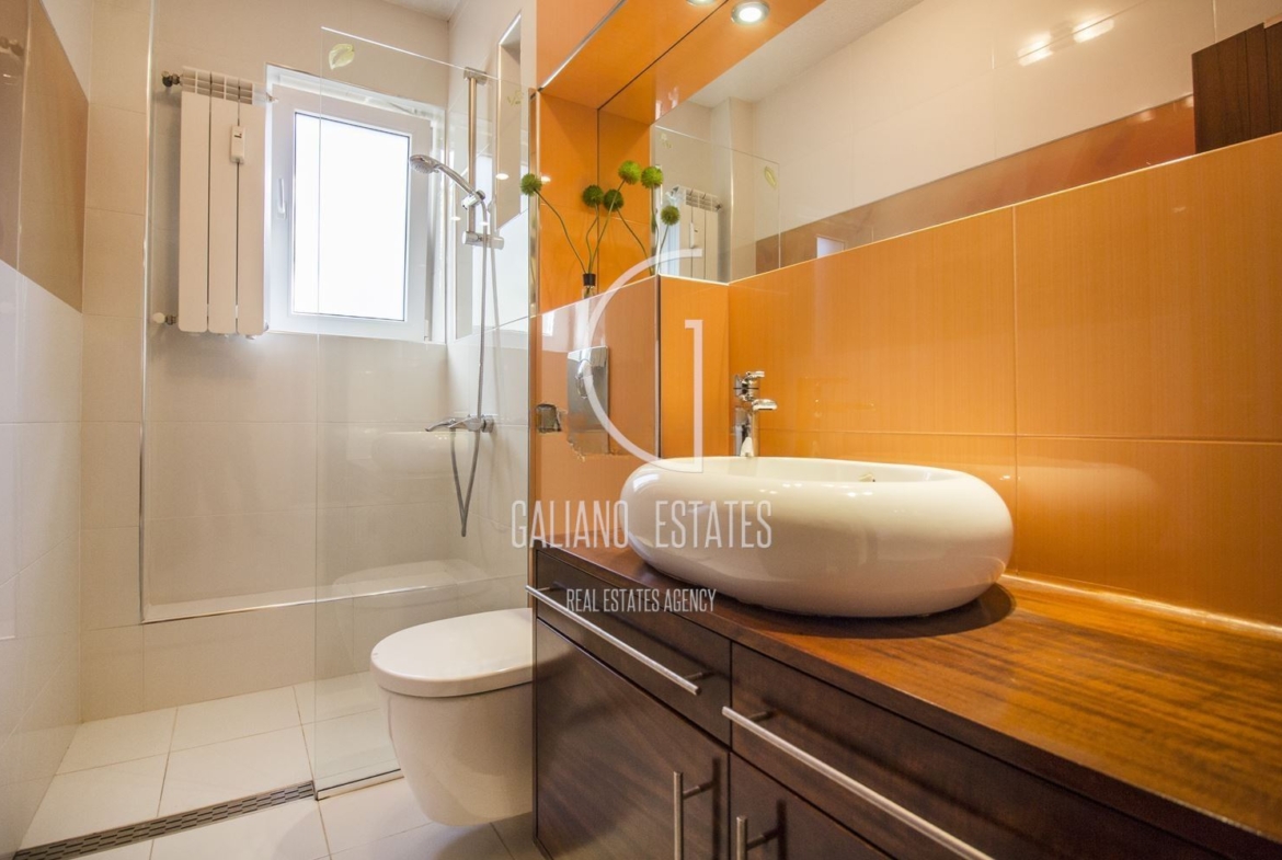 Уютен тристаен апартамент до ул. Любен Каравелов - 0